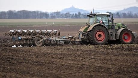 Landwirtschaft: Agrar-Betrieben drohen finanzielle Einschnitte