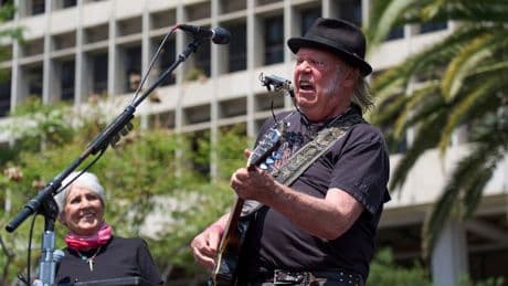 "Talking To The Trees": Folkrock-Musiker Neil Young bringt neues Album heraus