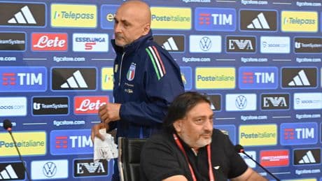 Spalletti esonerato: lacrime, rabbia e tutte le espressioni del ct nel momento dell’annuncio