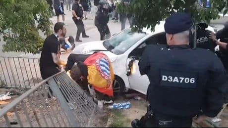 Un vídeo del incidente en Cornellà confirma un primer atropello previo: "No era una zona donde pudiera pasar un coche"