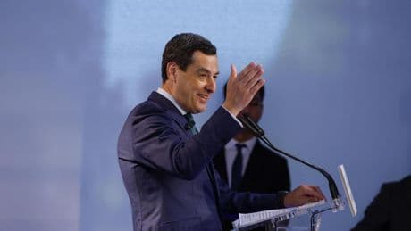 Moreno anuncia que hablará con Page y Barbón para hacer "una alianza por la igualdad de España" tras el 'cupo catalán'