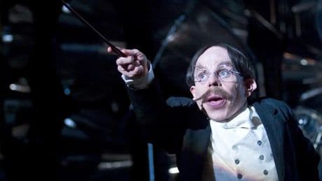 Warwick Davis, yıllar sonra profesör Flitwick olarak dönüyor