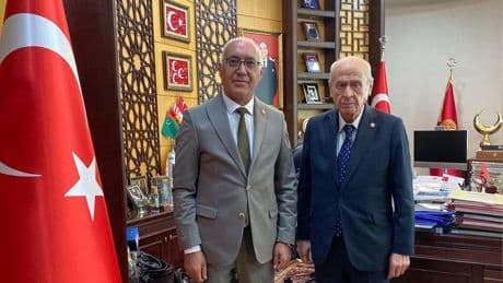 İstifa eden vekilden sürpriz ziyaret