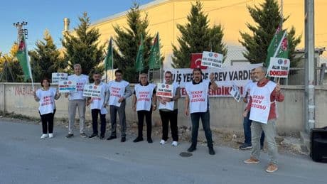 Tapeten Mensucat işçileri greve çıktı: "Küflü yemek, güvensiz çalışma koşulları istemiyoruz"