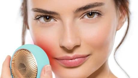 Foreo’s LED device that ‘instantly lifts’ and makes the skin ‘look younger’ gets £68 price cut