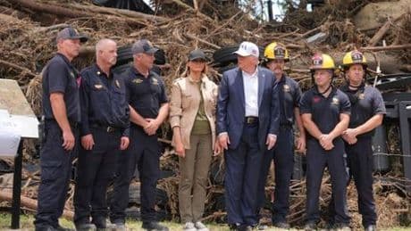 Donald Trump vergleicht Sturzflut in Texas mit riesiger Welle, vor der auch Surfer Angst hätten
