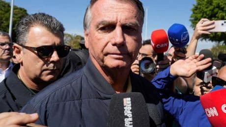 Au Brésil, l’ancien président Jair Bolsonaro contraint de porter un bracelet électronique