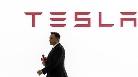 Tesla se desploma casi un 15% en bolsa tras la bronca pública entre Musk y Trump