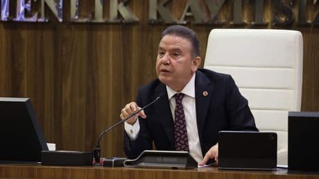 Tutuklu Başkan Muhittin Böcek'in gelini gözaltına alındı