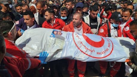 Secouristes tués à Gaza : Israël, accusé d’« exécutions sommaires », admet « une erreur »