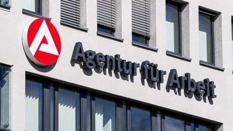 Hohe Arbeitslosigkeit treibt Arbeitsagentur in Finanznot