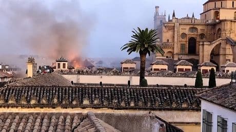 Eeuwenoude kathedraal in Córdoba in brand gevlogen