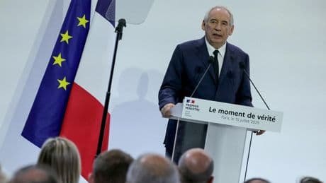 François Bayrou présente sa réponse à « la malédiction » de la dette