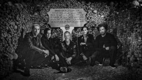 Josh Homme de Queens of the Stone Age: "Mi vida está llena de experiencias cercanas a la muerte"