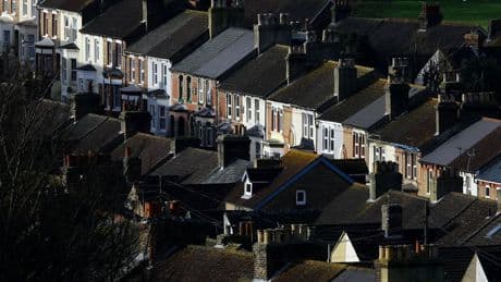 Interest rates could remain at 4% until 2026, economists say
