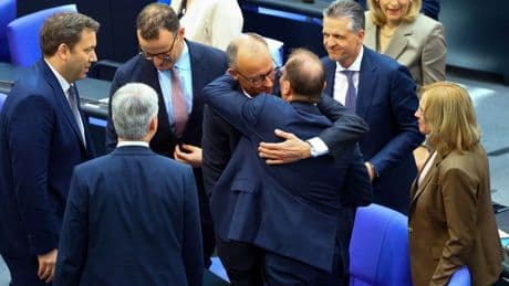 Almanya'da Friedrich Merz ikinci turda başbakan seçildi