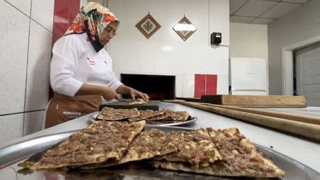 Lezzeti Konya ile özdeşleşti, kadın ustanın elinde hayat buluyor