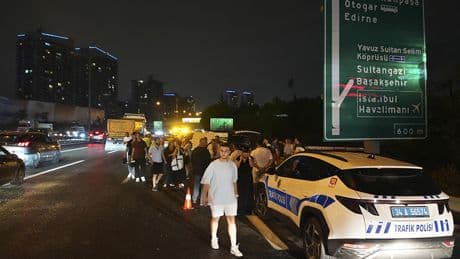 Eyüpsultan'da can pazarı... 16 araç birbirine girdi: Çok sayıda yaralı var