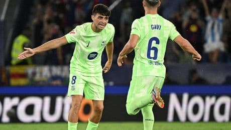 El Barça gana con épica en el Ciutat de València