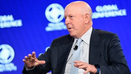 "Il ferait mieux de se concentrer sur sa passion de DJ": Donald Trump tacle le patron de Goldman Sachs pour ses prédictions sur les droits de douane