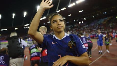 Delphine Cascarino, désignée joueuse du match pour la première victoire des Bleues à l’Euro 2025