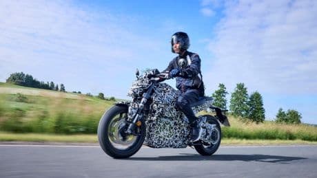 Honda desvela nuevas imágenes de su primera motocicleta eléctrica, la EV Fun Concept