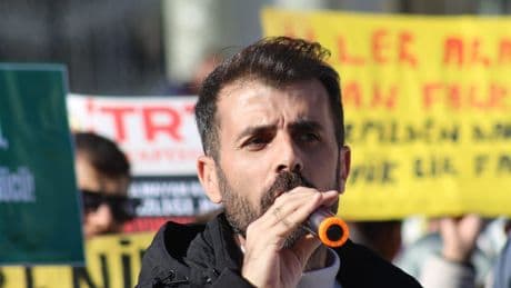 Mülakat mağduru öğretmenden Bakan Tekin’e ‘terör’ cevabı: Terörle bağım varsa gelsin alsınlar!