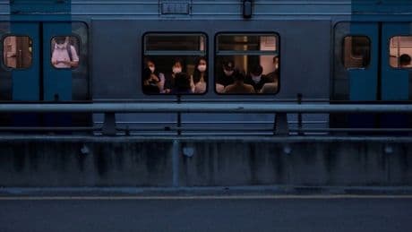 Seul metrosunda yangın: Benzin bidonu ile geldi!