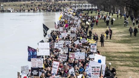 Un estudio alerta del impacto de la política de ultraderecha en la salud pública: "Nada la hace peligrar como el negacionismo"