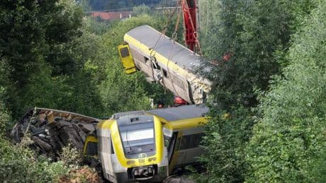 Entgleister Regionalexpress: Restliche Zug-Waggons sollen geborgen werden