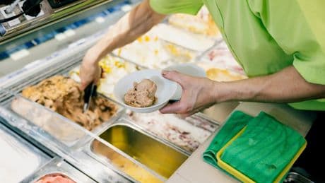 Süßigkeit oder Luxusgut? Anderswo ist das Eis noch teurer