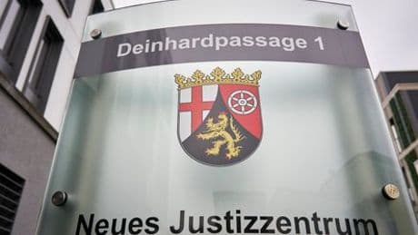 Rechtsaußen-Jurist darf zu Recht nicht ins Referendariat