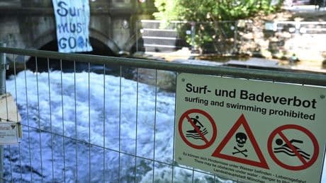 Staatsanwaltschaft schließt Ermittlungen ab: Wird jetzt das Surfen auf der Eisbachwelle wieder erlaubt?