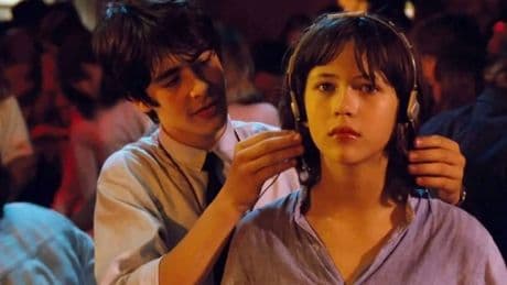 Stasera in tv "il tempo delle mele", tutti gli errori che non avete notato nel film che ha fatto innamorare una generazione