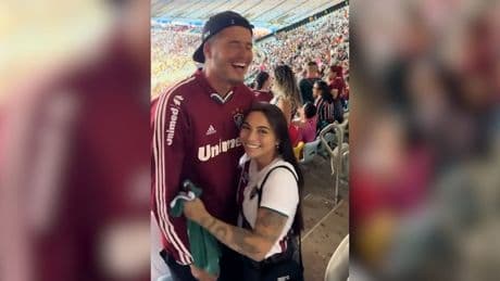 Freundin hat eine Überraschung - Der schönste Stadion-Moment seines Lebens