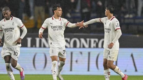 El Milan apura sus opciones europeas con una remontada afortunada