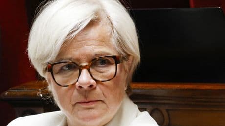 Catherine Vautrin, du débat sur la fin de vie à la messe du pape