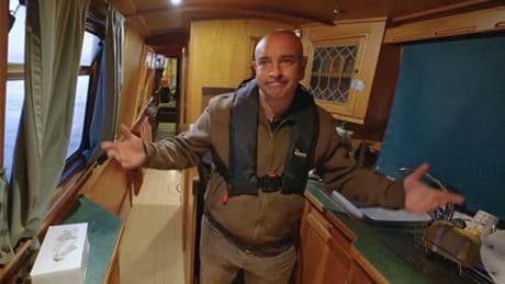 I live full-time on a boat & save thousands every year – it’s much better than a house… but I’ve seen some awful things