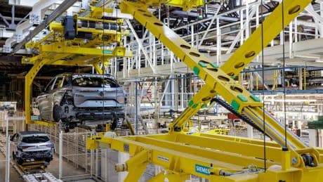 Renault recibe 58,4 millones del Perte VEC III para desarrollar los nuevos modelos eléctricos de Palencia y Valladolid