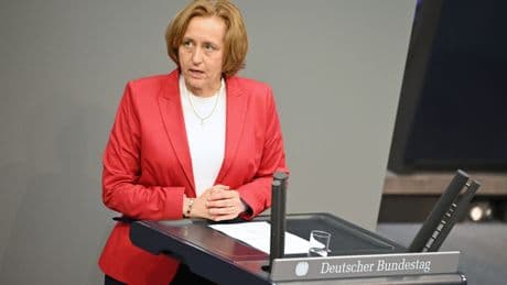 Täter auf der Flucht AfD geißelt mutmaßlich christenfeindlichen Angriff in Berlin