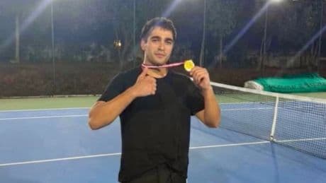 Tenis kortlarında da zirvede! Ünlü oyuncu birinci oldu