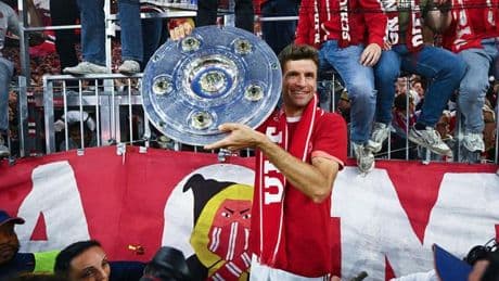 Emotionaler Bayern-Tag: Müllers Abschied mit Bierdusche und Beerdigungs-Witz