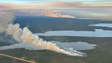 Return to hot summer weather prompts warning about danger of new Alberta wildfires