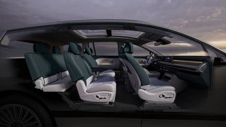 A bordo della nuova Hyundai Ioniq 9: dal parcheggio all’intrattenimento