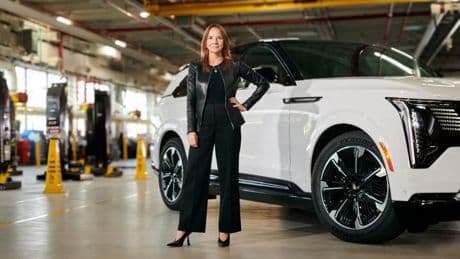 Mary Barra, CEO de General Motors: “Cadillac llega a Europa para competir con marcas como Mercedes y BMW; es buena señal que haya sido elegido ‘Coche de Lujo del Año’ en Alemania”