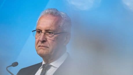 Aus Psychiatrie geholt: Bayern verteidigt Abschiebungen von Straftätern