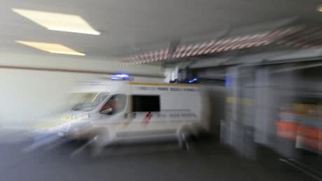 Wohl zwei Zuschauer tot: Rennwagen in Frankreich erfasst Menschen im Publikum