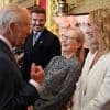 Den Schlagzeilen zum Trotz: König Charles schäkert mit Hollywood-Stars