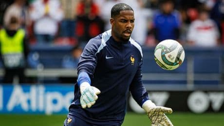 Chelsea make final decision on Mike Maignan transfer before Club World Cup deadline