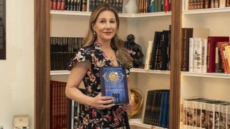 Sáenz de Urturi cierra 'La saga de los longevos' con un paseo gastronómico para "degustar la historia"